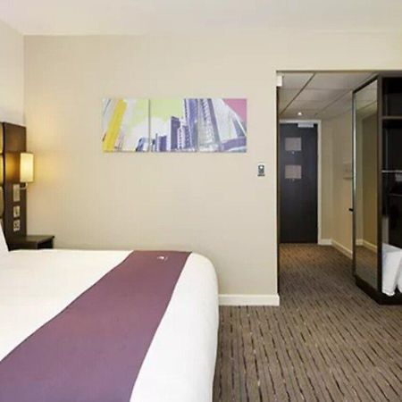 Premier Inn Ware Zewnętrze zdjęcie