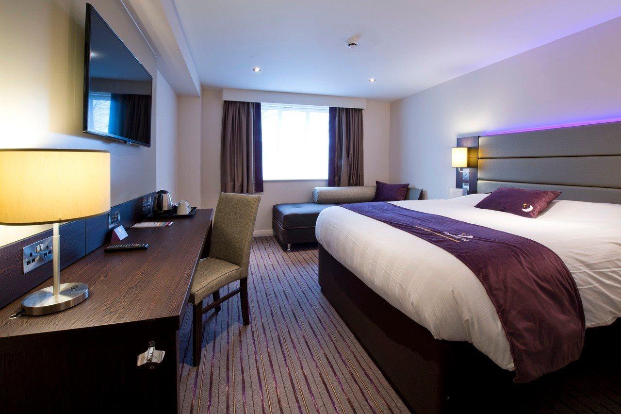 Premier Inn Ware Zewnętrze zdjęcie