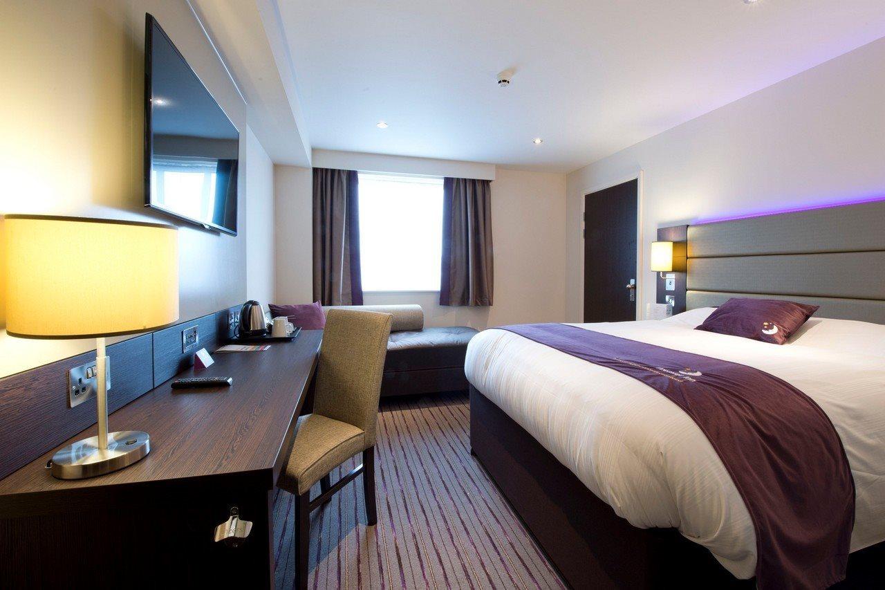 Premier Inn Ware Zewnętrze zdjęcie