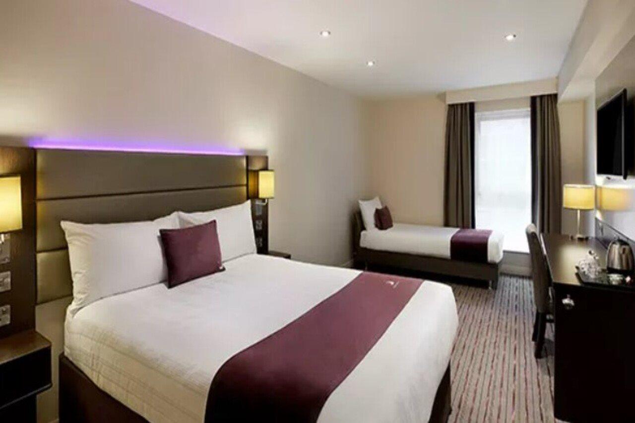 Premier Inn Ware Zewnętrze zdjęcie
